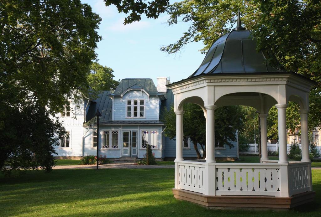 Lahe Guesthouse Haapsalu Exterior foto